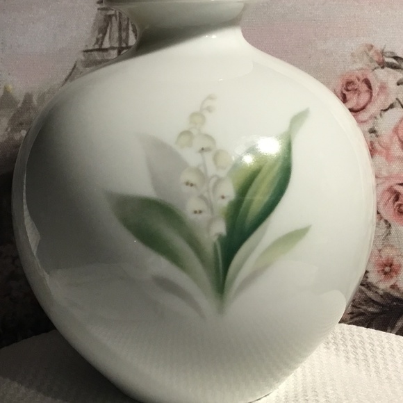 NORITAKE~Vintage Small Bud Vase~White Lily Of The Valley 11cm tall - Picture 7 of 7